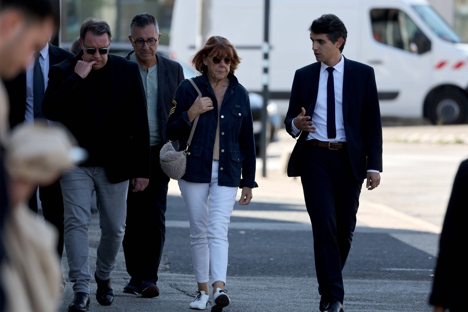 Cartea „Et la joie de vivre” a Gisele Pelicot devine un fenomen de vânzări în prima săptămână de la lansare Doar o săptămână de la lansare, și cartea semnată de Gisele Pelicot, intitulată „Et la joie de vivre”, a devenit un adevărat fenomen literar, ocupând locul fruntaș în topul vânzărilor