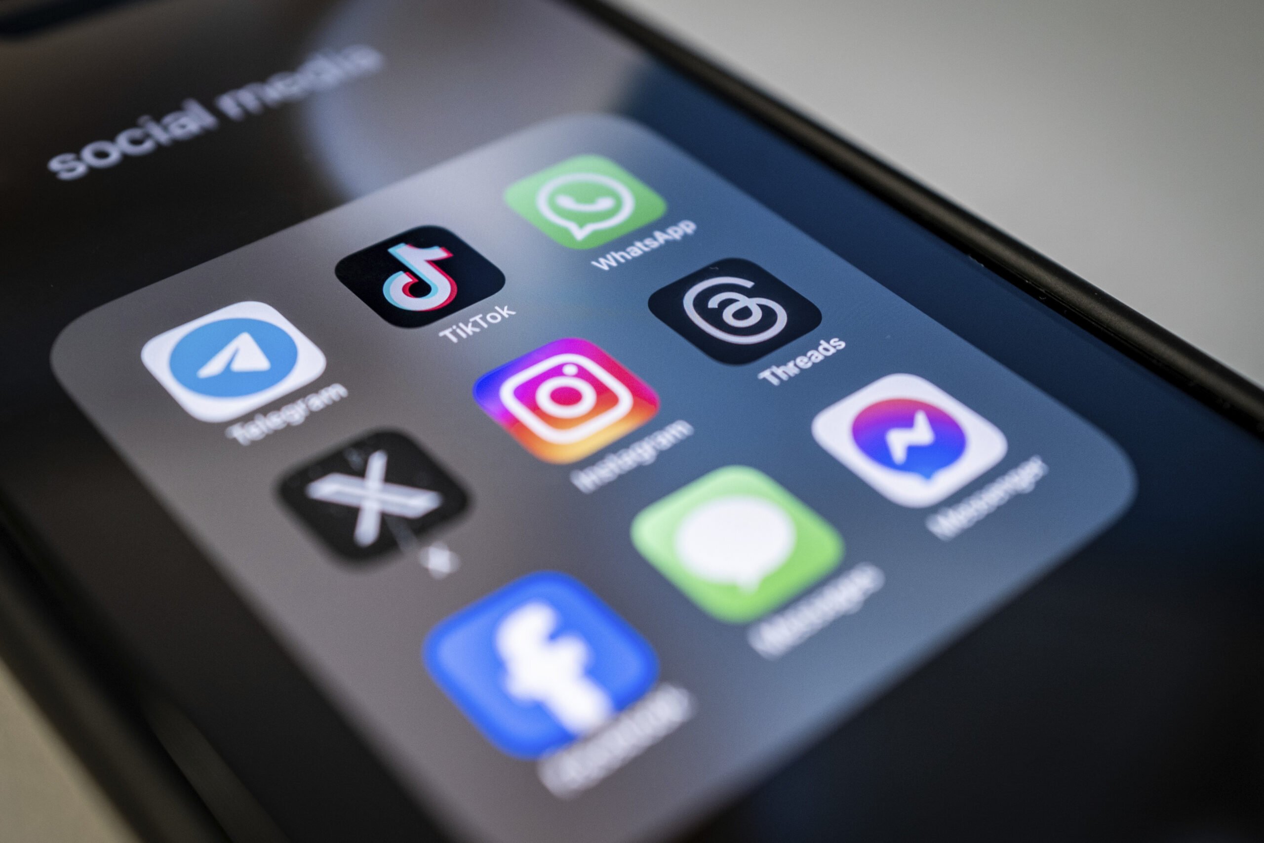 Grecia se pregătește să interzică rețelele de socializare pentru copiii sub 15 ani, măsură ce ar putea fi adoptată în curând, în contextul preocupărilor legate de siguranța și sănătatea mentală a tinerilor