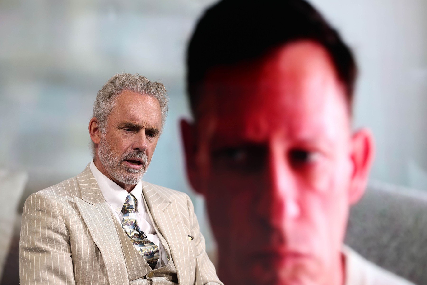 Miliardarii tehnologiei, o forță care modelează lumea digitală vizibil pentru milioane de utilizatori, iau o poziție surprinzător de diferită atunci când vine vorba de protejarea propriilor lor copii de tehnologie