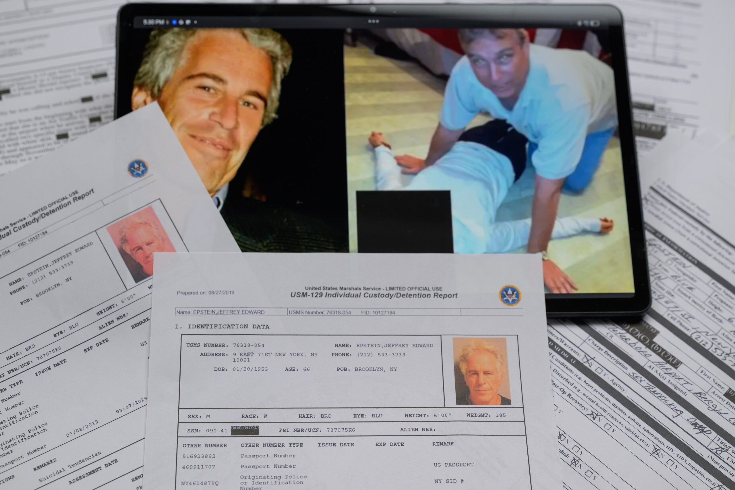 Deputații britanici au marți oprit glisiera secretului pentru dosarele legate de numirea lui Andrew Mountbatten-Windsor, membru al familiei regale britanice, în funcția de emisar comercial al Regatului Unit