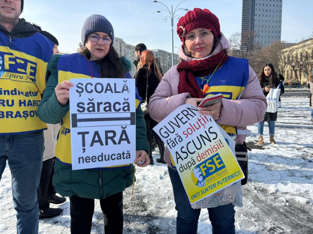 Peste 85% dintre profesori simt impactul legii 141, conform unui sondaj național Nemulțumirile din învățământul românesc continuă să fie în centrul atenției, după ce un sondaj realizat de Federația Sindicatelor Libere din Învățământ (FSLI) a scos la iveală nivelul acut de insatisfacție resimțit de cadrele didactice față de măsurile adoptate în baza legii 141