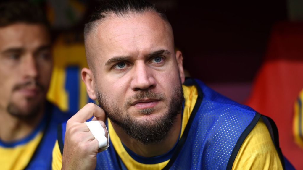 Un Ajutor Neașteptat: Fotbalistul în Dificultate Sprijinit de Clubul Din Ștefan Cel Mare Într-o lume unde bătăliile pe terenul de joc sunt adesea eclipsate de cele din afara lui, un gest de solidaritate din partea unei echipe de fotbal din Ștefan cel Mare a prins viață