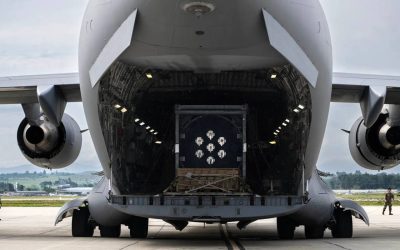 Departamentul de Energie al SUA face pași importanți în promovarea microreactoarelor nucleare portabile, demonstrând capacitatea de transport aerian și potențialul de a accelera livrarea de energie în zone izolate sau de frontieră