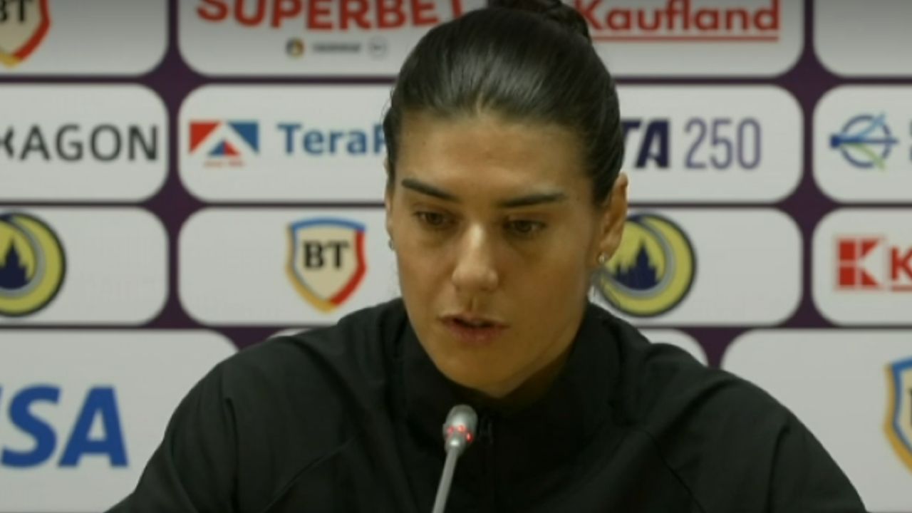Sorana Cîrstea și Emma Răducanu, în bătălia de la Transylvania Open Sâmbătă, de la ora 16:30, Sorana Cîrstea și Emma Răducanu se vor înfrunta în finala Transylvania Open, competiție ce a atras atenția nu doar prin atmosfera sa vibrantă, ci și prin jucătorii de top care au participat