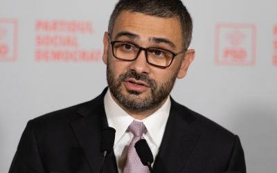 PSD susține că nu a negociat cu AUR pentru amendamentul „one-off” în Legea Bugetului După o zi tensionată în Parlament, social-democrații afirmă că nu au avut nicio înțelegere cu AUR pentru a susține amendamentul „one-off” propus în Legea Bugetului