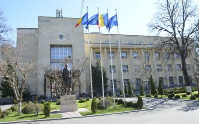 Zborurile către Dubai, în impas: situația aeriană rămâne incertă pentru români în contextul restricțiilor din Emiratele Arabe Unite Situația aeroporturilor din Emiratele Arabe Unite continuă să fie în impas, lăsând românii care intenționează să călătorească sau se întorc din Dubai într-o zonă de incertitudine majoră