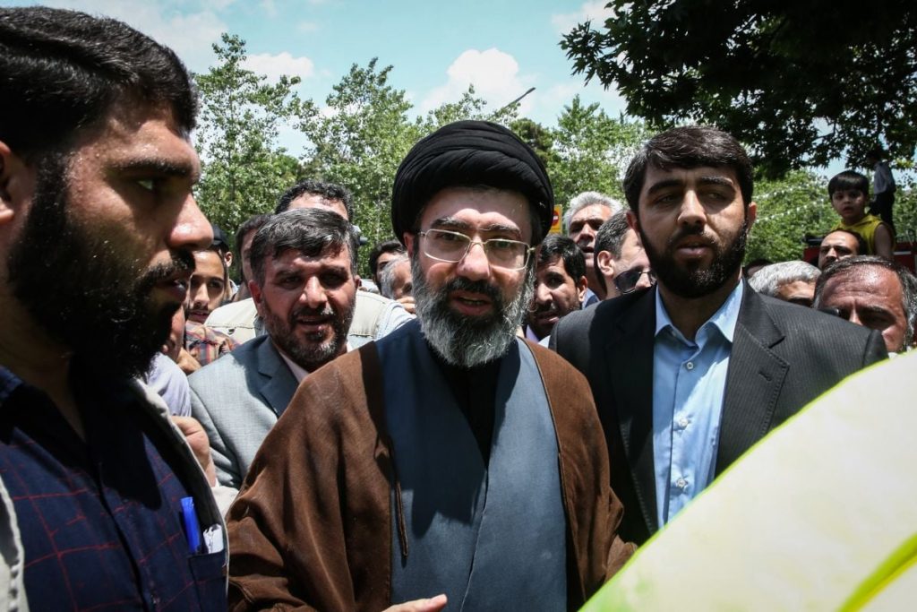 Irakul se află din nou în centrul unui nou val de tensiuni, după ce informațiile despre starea de sănătate a noului Lider Suprem al Iranului, Mojtaba Khamenei, au fost mediatizate intens