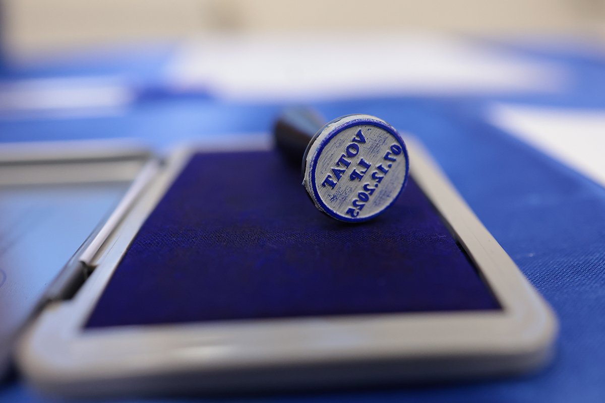 Tensiuni în coaliția de guvernare: PSD și AUR își arată diferențele în decorul politic românesc Partidul de extremă dreaptă AUR a ieșit din nou în evidență, criticând atitudinea partenerilor din PSD, într-o perioadă în care dialogul politic pare să fie tot mai tensionat