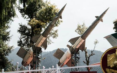 Iranul revendică un atac coordonat asupra bazelor aeriene americane din Golful Persic și Peninsula Arabă Forțele armate ale Iranului, reprezentate de Comandamentul Forței Navale a Gardienilor Revoluției Islamice, au anunțat că au lansat atacuri asupra a trei baze militare strategice din regiune, folosind metode concertate, în cadrul unui efort aparent de a transmite un mesaj clar către administrația de la Washington