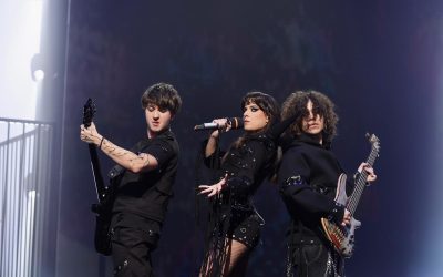 Alexandra Căpitănescu, tânăra artistă de 20 de ani care în ultimii ani a captivat scena muzicală din România, a reușit să cucerească și inima juriului și a publicului în cadrul finalei Selecției Naționale pentru Eurovision 2026