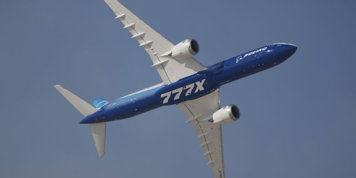 Expert în aviație: Redeschiderea spațiului aerian Dubai-Doha, posibilă curând