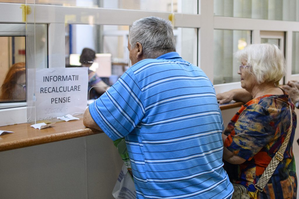 Pensiile românești vor fi plătite în avans, după o serie de pregătiri minutioase realizate de Casa Națională de Pensii Publice (CNPP), într-un efort de a asigura continuitatea și punctualitatea plăților în condițiile complicate ale anului 2026