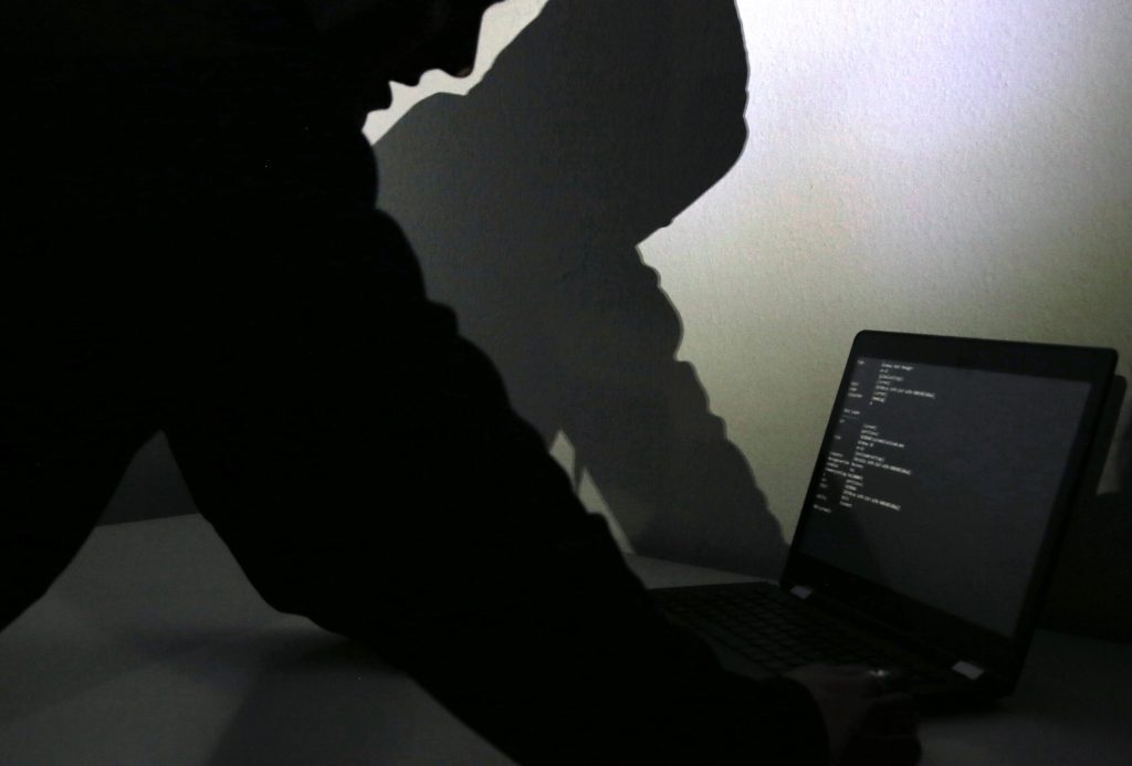 Avertismentul autorităților americane: hackeri se deghizează în suport tehnic pentru a prelua controlul conturilor de mesagerie Un val rising de atacuri cibernetice îi face pe utilizatori să fie în alertă
