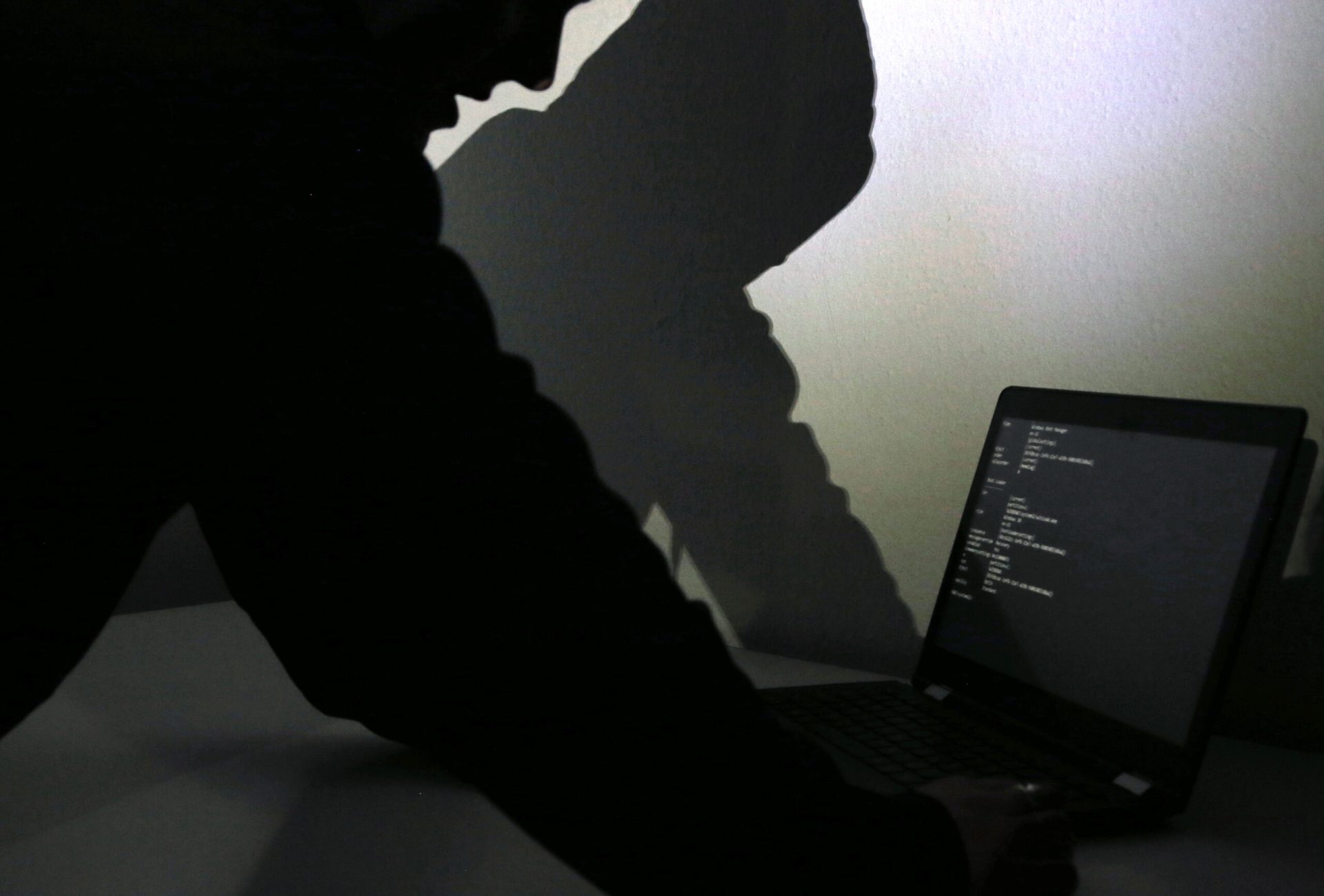 Avertismentul autorităților americane: hackeri se deghizează în suport tehnic pentru a prelua controlul conturilor de mesagerie Un val rising de atacuri cibernetice îi face pe utilizatori să fie în alertă