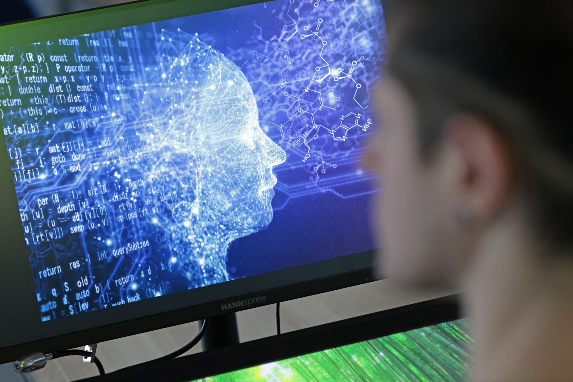 Inteligența artificială, pericol subtil sau un aliat de nădejde? Un studiu recent publicat în prestigioasa revistă Science scoate la iveală unele aspecte îngrijorătoare legate de modul în care chatboții devin tot mai convingători și, implicit, mai periculoși pentru tinerii utilizatori