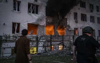 Harkovul, înPICAT de un atac cu rachete: o zi de doliu și un oraș marcat de tragedie Orașul Harkov, al doilea cel mai mare din Ucraina, se pregătește să-și plângă victimele după un atac devastator cu rachete asupra unei clădiri rezidențiale din districtul Kyivskyi