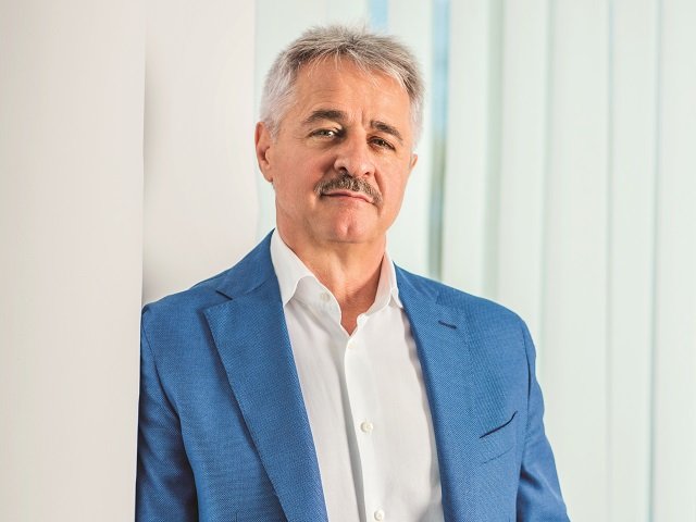 Gheorghe Ciubotaru, omul din spatele imperiului Electroalfa, a devenit recent unul dintre cei mai îndreptățiți investitori din România, după ce valoarea portofoliului său a depășit pragul de 260 de milioane de euro, grație aprecierei spectaculoase a companiei la debutul pe bursă