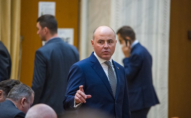 Lider al PNL Iași acuză PSD de blocarea bugetului și refuzul reformelor În contextul tensiunilor din sfera politică românească, deputatul Alexandru Muraru, lider al filialei PNL din Iași, critiquează vehement poziția Partidului Social Democrat în privința blocajului bugetar