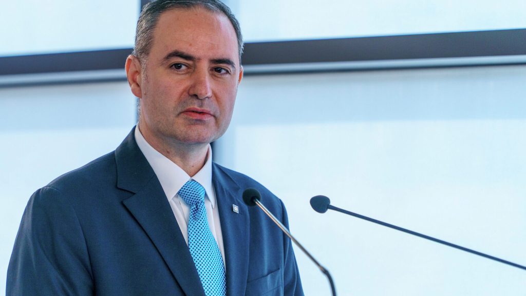 Moody’s reafirmă stabilitatea financiară a României într-un context marcat de provocări economice globale și preocupări interne privind echilibrul bugetar Într-un moment crucial pentru economia României, autoritatea de rating Moody’s a confirmat recent că țara noastră menține un nivel satisfăcător de stabilitate financiară și perspective pozitive pe termen mediu