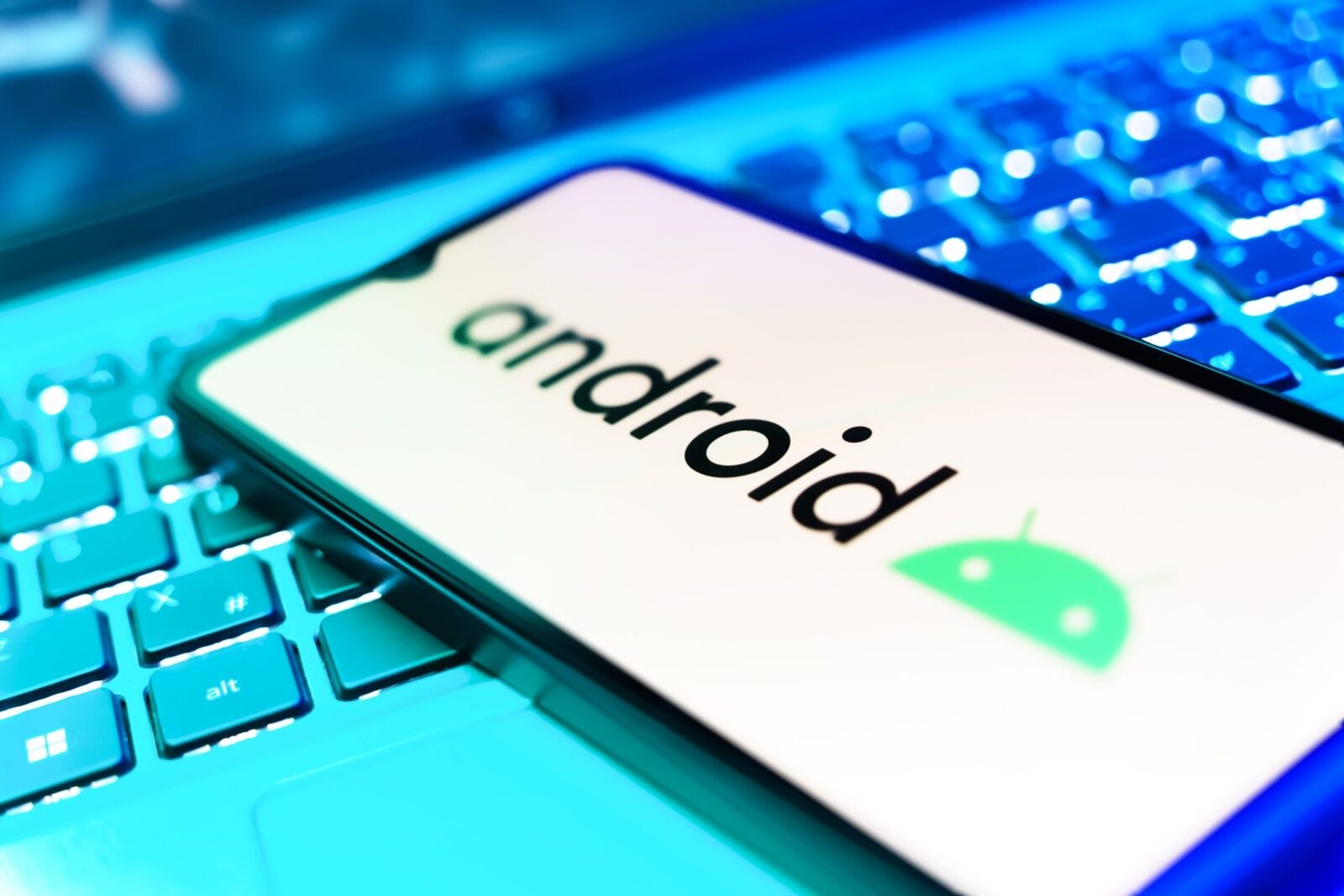 Un nou tip de malware Android spectaculos prin sofisticare și adaptabilitate a pus recent în alertă specialiștii în securitate cibernetică