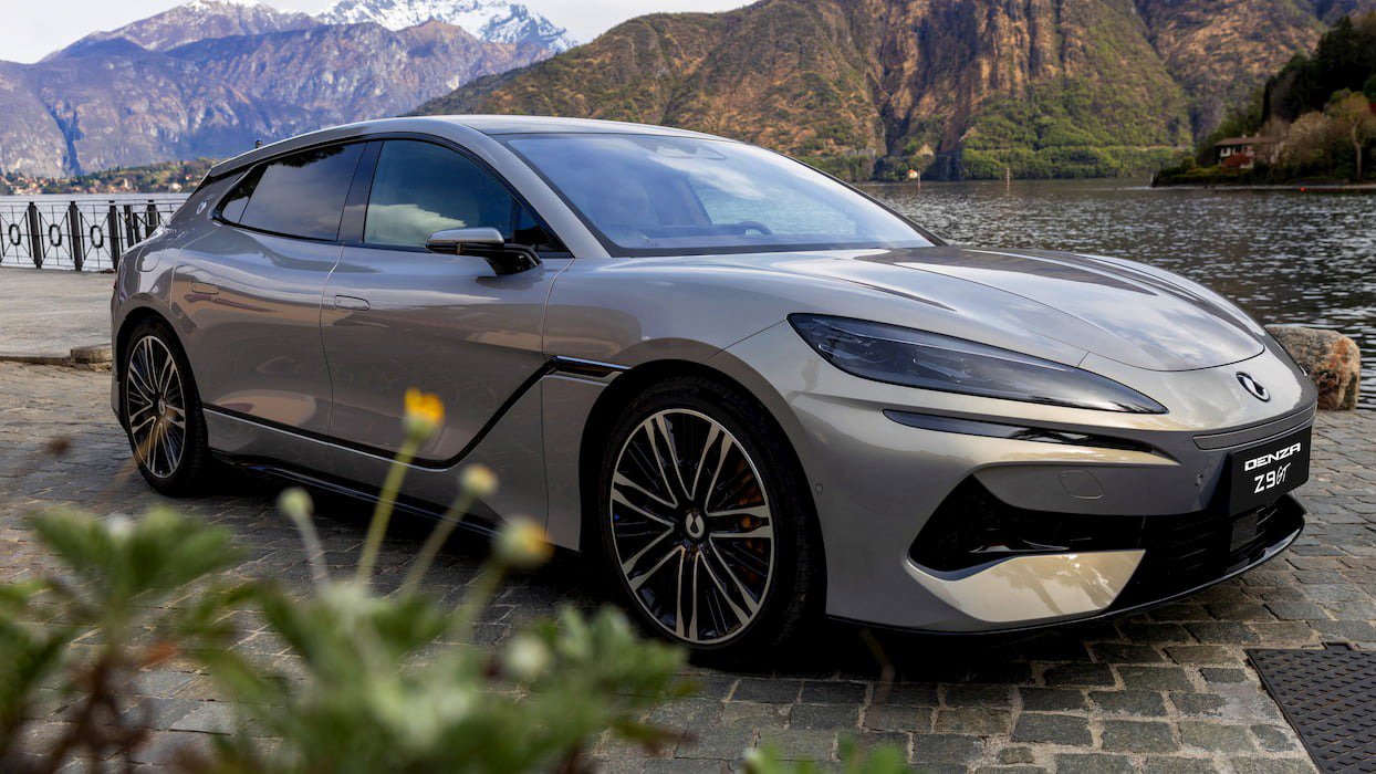 BYD a făcut un pas curajos în segmentul vehiculelor electrice de lux cu prezentarea Denza Z9 GT, un model care promite redefinirea standardelor de autonomie și performanță în lumea mașinilor electrice