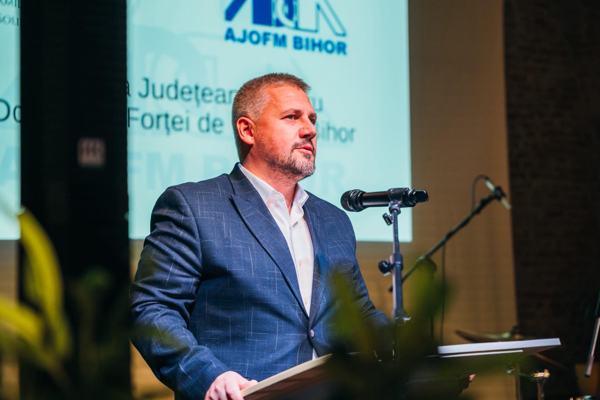 Bekesi Csaba Lajos, numit președinte al ANPC: leadership-ul unui profesionist cu experiență în administrare publică Orădeanul Bekesi Csaba Lajos a fost desemnat oficial în funcția de președinte al Autorității Naționale pentru Protecția Consumatorilor (ANPC), într-o decizie publicată recent în Monitorul Oficial