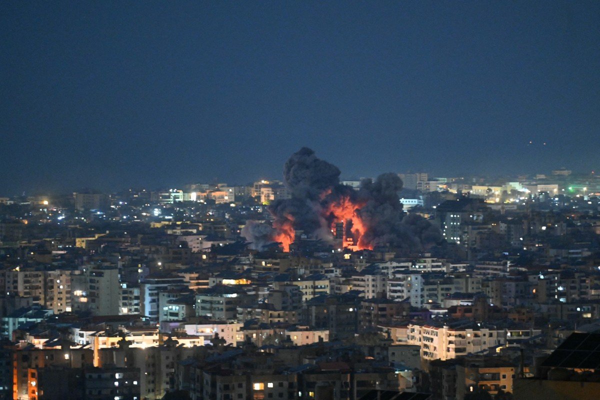 România a activat recent mecanismul de protecție civilă al Uniunii Europene pentru a sprijini operațiunile de evacuare și repatriere a cetățenilor români aflați în zone de conflict din Orientul Mijlociu