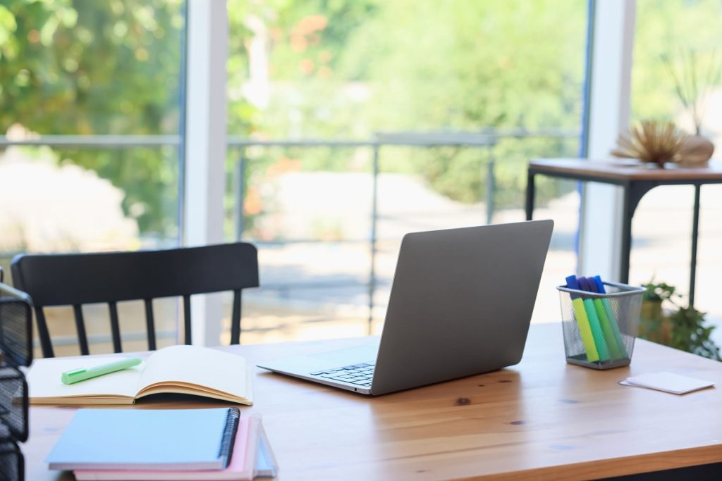 Transportul autonom va redefini industria transporturilor, iar automatizarea avansează rapid, lăsând în urmă o serie de profesii tradiționale, în timp ce creează noi oportunități pentru cei pregătiți să profite de aceste schimbări