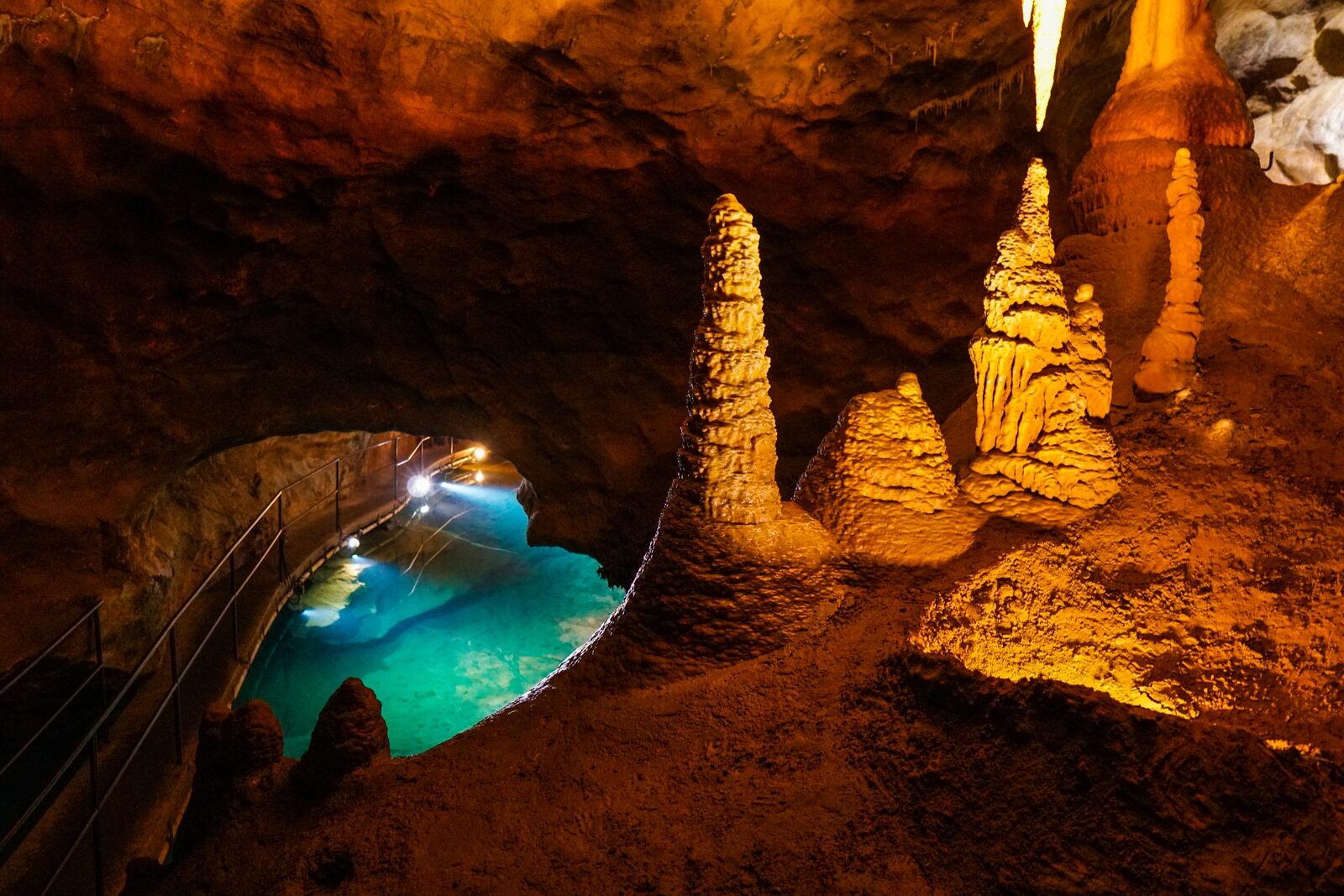 Cele mai vechi peșteri din lume, descoperite în Australia, au o vârstă impresionantă de peste 340 de milioane de ani, fiind mult înainte de apariția dinozaurilor