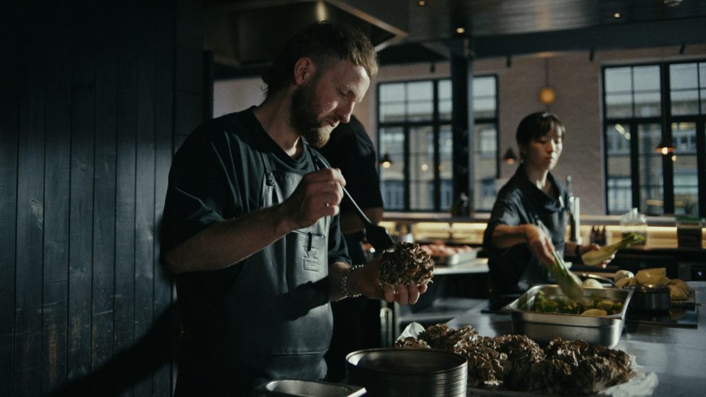 Chef Douglas McMaster: De ce nu trebuie aruncată mâncarea