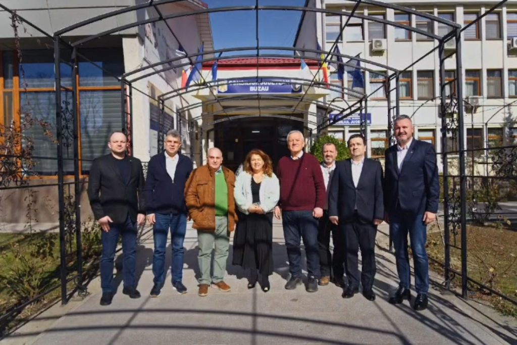 Experiența unui model de succes în managementul serviciilor medicale, adusă la Buzău pentru adaptare și implementare Timp de două zile, Buzăul a fost gazda unui eveniment deosebit pentru sistemul medical local, marcat de prezența și schimbul de experiență al lui Gheorghe Carp, managerul Spitalului Clinic Județean de Urgență (SCJU) din Oradea