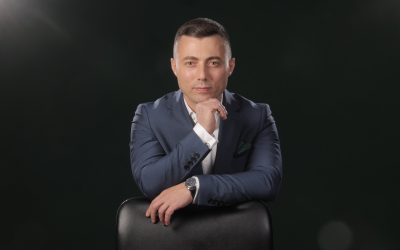 Într-o eră în care inteligența artificială devine tot mai integrată în toate domeniile sociale și economice, răspunsurile la întrebarea dacă joburile tradiționale vor dispărea se schimbă radical