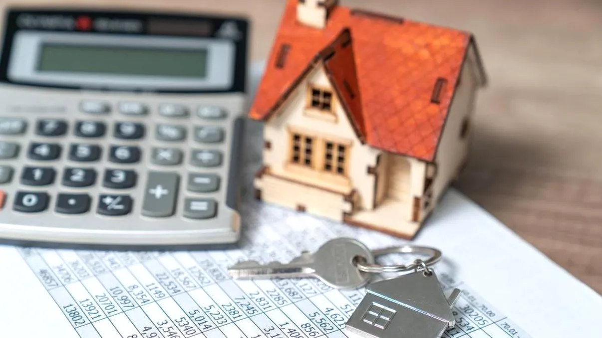 O nouă serie de modificări legislative afectează modul în care românii trebuie să plătească impozitul pe proprietate, dar și modul în care fac față acestor schimbări contribuabilii care și-au achitat deja taxele pentru această anul