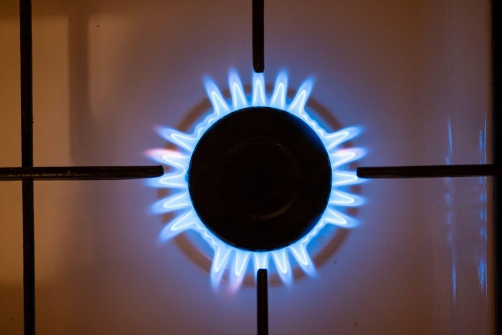 Prețurile gazelor naturale din Europa au înregistrat o explozie fără precedent în ultimele săptămâni, provocând panică pe piețele energetice și tensionând economia întregului continent