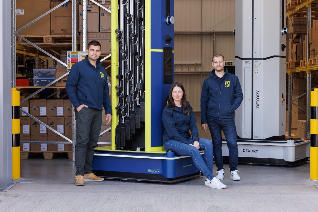 Dexory, startup britanic de soluții tehnologice pentru depozite, face pași decisivi pe piața nord-americană prin deschiderea unui centru modern în SUA Un nume nou în domeniul automatizării depozitelor, Dexory, continuă să-și consolideze prezența globală, marcând o etapă importantă în expansiunea sa în America de Nord