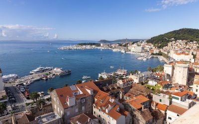 Muncă pe litoral și în stațiunile resort în plin sezon estival: românii și europenii caută joburi bine plătite, cu condiții avantajoase Sezonul estival aduce o cerere imensă pentru forța de muncă în domeniile serviciilor și ospitalității în mai multe țări europene, iar românii, dar și cetățenii din alte state ale Uniunii, nu întârzie să răspundă acestor oportunități