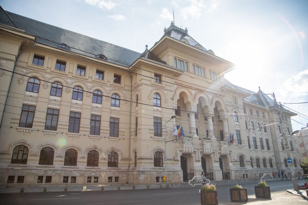 Cătălin Drulă critică planul guvernamental de redistribuire a bugetelor pentru București, acuzând intenția de a concentra mai multă putere în mâinile Consiliului General al Capitalei Fostul ministru al Transporturilor și ex-candidat al USR la Primăria Bucureștiului, Cătălin Drulă, a lansat vineri o declarație dură referitoare la propunerea recentă a Guvernului privind administrarea bugetului capitalei pentru anul 2026