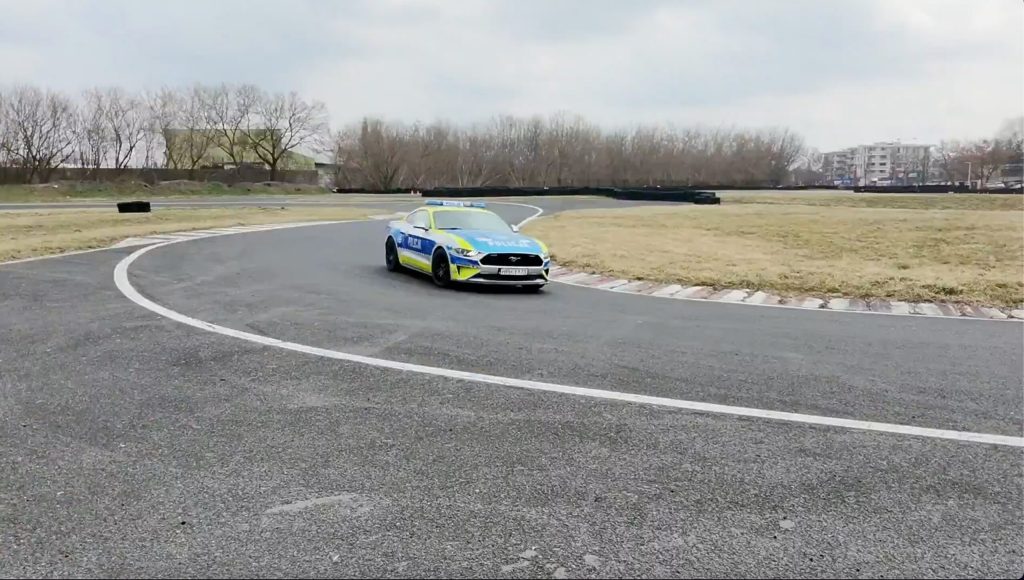 Poliția poloneză va folosi Mustang confiscat de la șofer băut