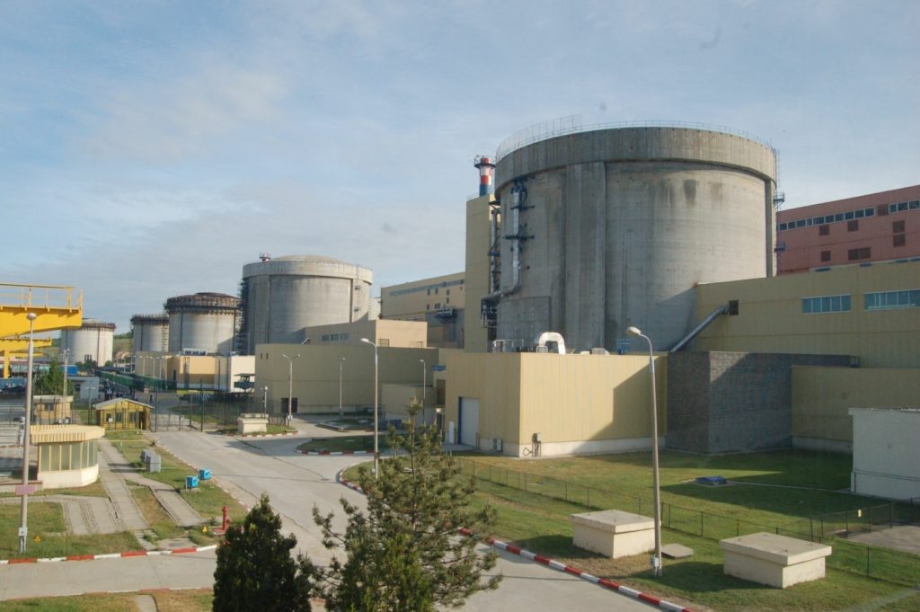 Nuclearelectrica investește peste 1,36 milioane de lei pentru întreținerea aparatelor de măsurare de la CNE Cernavodă Compania nationala Nuclearelectrica alocă o sumă de peste 1,36 milioane de lei, fără TVA, pentru serviciile de reparații și întreținere ale aparatelor de măsurare din cadrul Centralei Nucleare de la Cernavodă