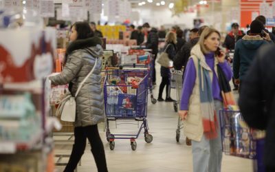 Startul anului 2023 aduce cu sine o serie de preocupări legate de prețurile la alimente și combustibili, însă specialiștii transmit un mesaj liniștitor pentru majoritatea gospodăriilor din România