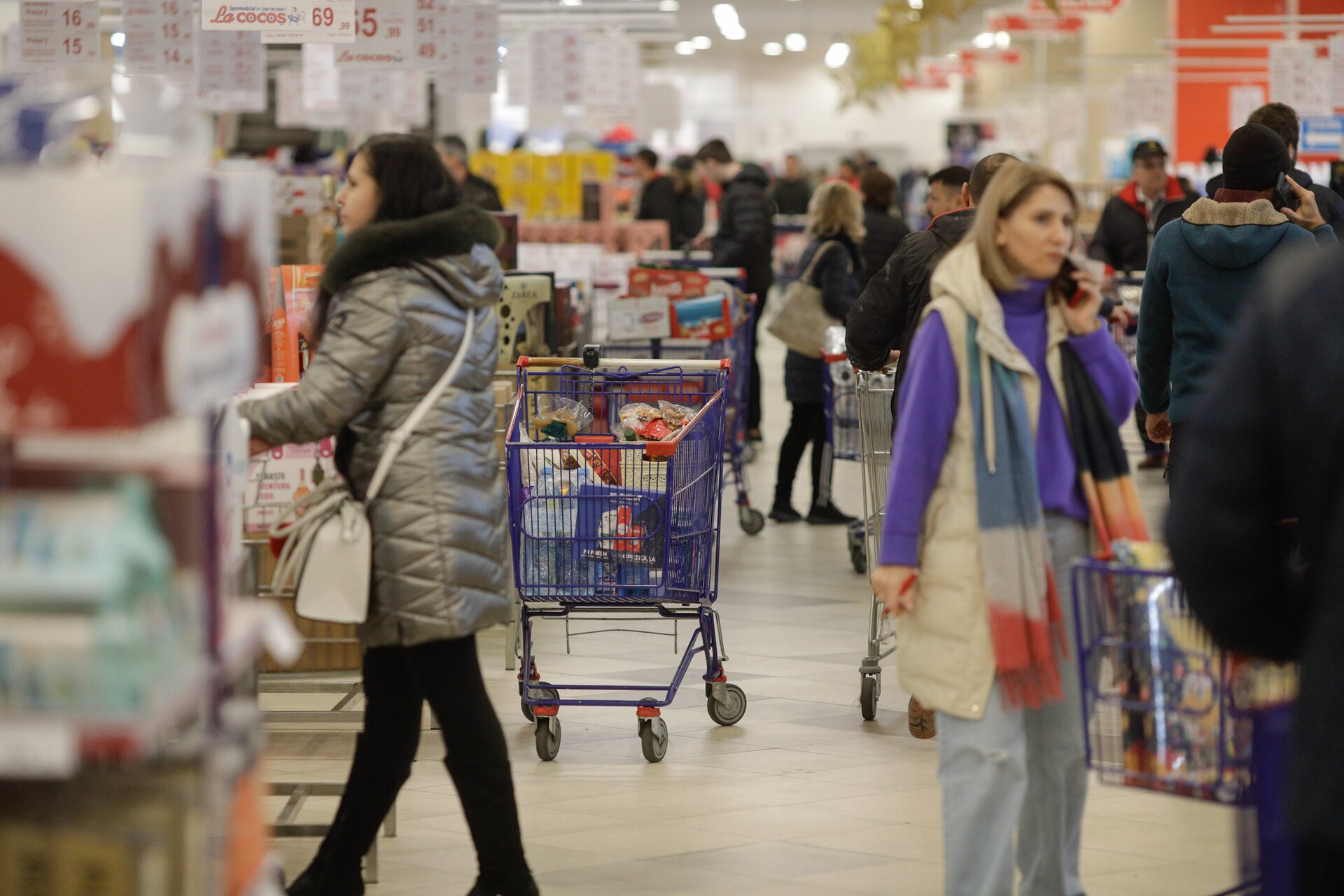 Startul anului 2023 aduce cu sine o serie de preocupări legate de prețurile la alimente și combustibili, însă specialiștii transmit un mesaj liniștitor pentru majoritatea gospodăriilor din România