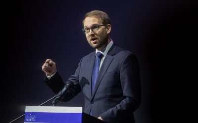 Fritz acuză PSD și AUR de favorizarea Renatei Weber, în lipsa mandatului definitiv