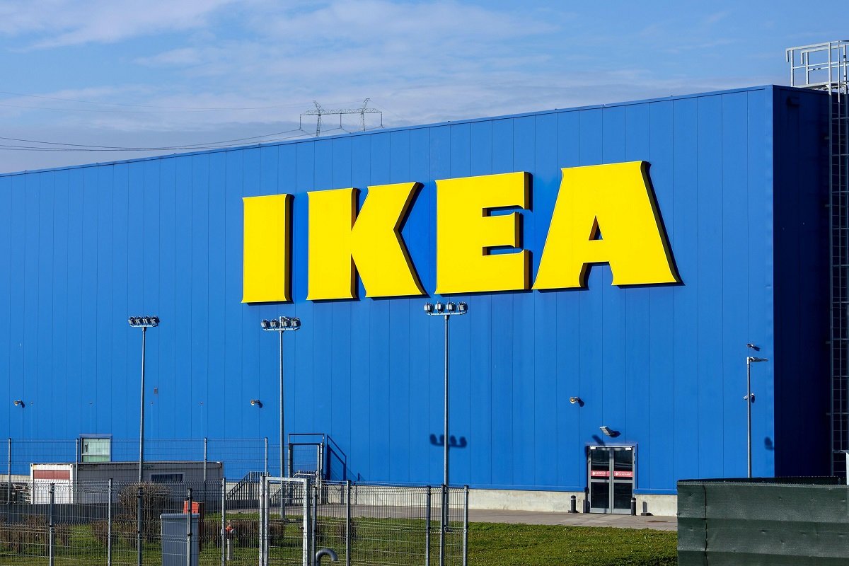 IKEA își adaptează strategia de expansiune la noile realități ale orașelor moderne, anunțând lansarea unui concept inovator de magazine compacte, menite să acopere cererea crescândă pentru produse de mobilier și accesorii de casă fără a apela la investiții uriase