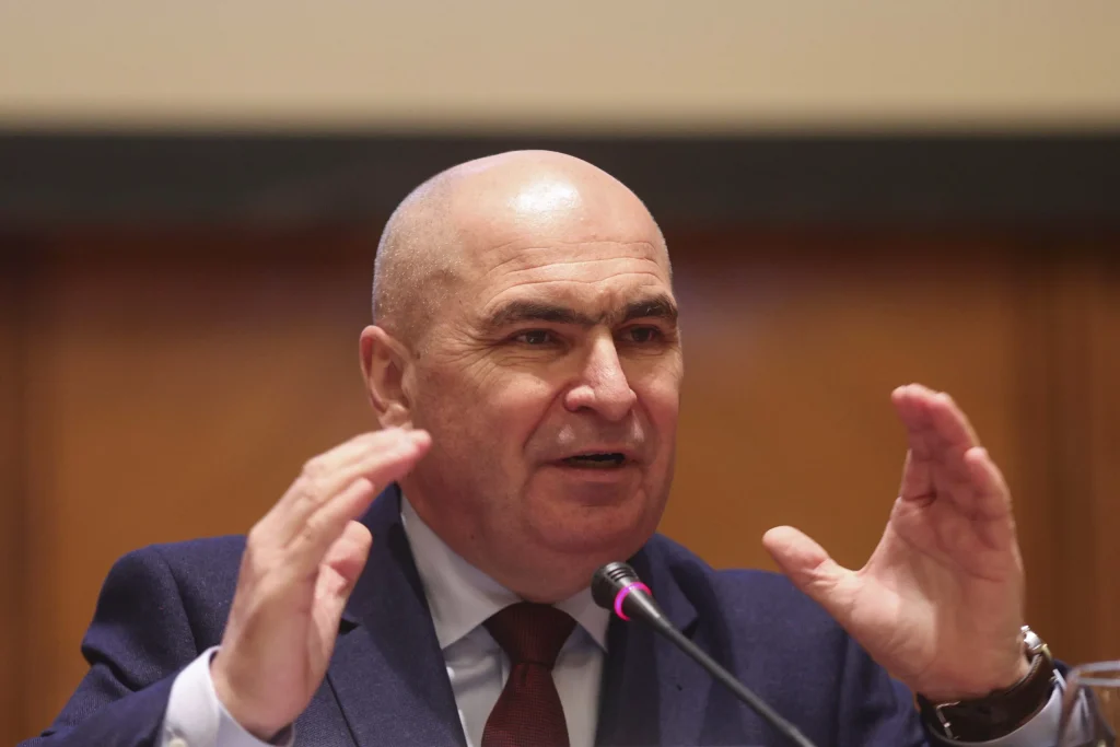 Guvernul României intenționează să limiteze efectele scumpirii carburanților asupra populației și a economiei, în contextul recentelor creșteri de prețuri cauzate de crizele internaționale