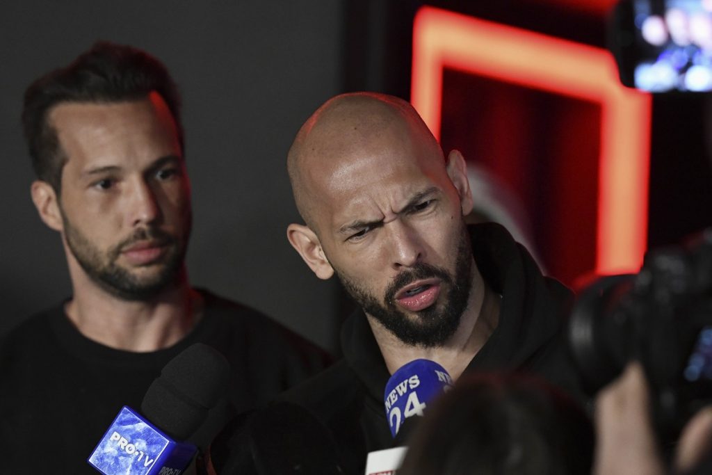 Poliția din Marea Britanie a reluat investigațiile în cazul controversatului influencer online Andrew Tate, un nume care a stârnit atât admirație, cât și critici feroce pe scena internațională a mediului digital