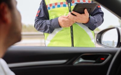 Purtarea centurii de siguranță rămâne, în continuare, una dintre cele mai simple și eficiente măsuri de protecție pe șosea, însă fenomenul ignorării acesteia de către pasageri, mai ales în interiorul vehiculului, reprezintă o problemă tot mai alarmantă în peisajul rutier românesc