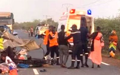 Tragedie pe șosea: Autocarul unei echipe de fotbal greșit învârtit într-un accident grav cu un TIR Un accident rutier grav a avut loc în această dimineață pe drumul national care leagă orașele Iași și Bacău, unde o situație tragică s-a soldat cu pierderea unor vieți și răniri grave ale unor sportivi