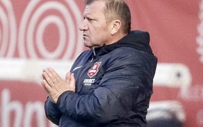 O remiză albă în ultimul meci disputat în cadrul etapei a 23-a a Ligii I a adus un sentiment de nostalgie și promisiuni pentru viitor, în timp ce o figură emblematică a fotbalului românesc revine pe banca tehnică a unuia dintre cluburile tradiționale ale țării