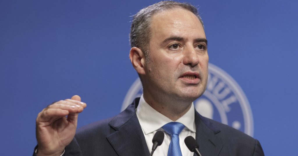 Ministrul Finanțelor, Alexandru Nazare, a anunțat în această seară că bugetul pentru anul în curs, aprobat de Guvern, reprezintă o abordare realistă spre redresarea economiei naționale