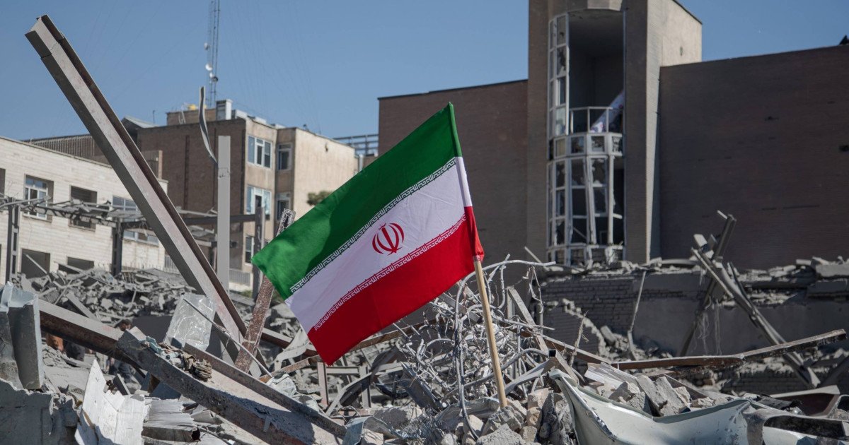 Conflictele din Orientul Mijlociu escaladează: Israelul intensifică bombardamentele, iar tensiunile cu Iranul ating cote fără precedent Conflictul din Orientul Mijlociu, deja în plină desfășurare de aproape o săptămână, pare să atingă un punct de inflexiune, după zile de escaladare masivă și declarații din ce în ce mai dure din ambele părți